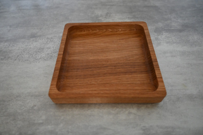 Квадратная деревянная тарелка для закусок, дуб 13×13 см от мастерской DIVIRO